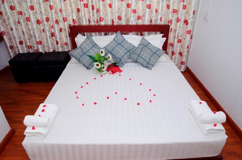 Agga Youth Hotel Yangon Room photo