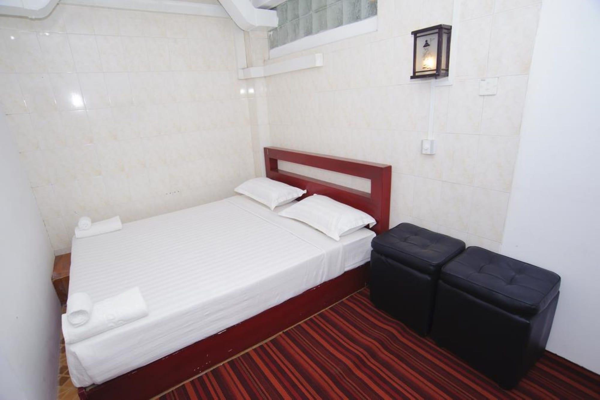 Agga Youth Hotel Yangon Exterior photo