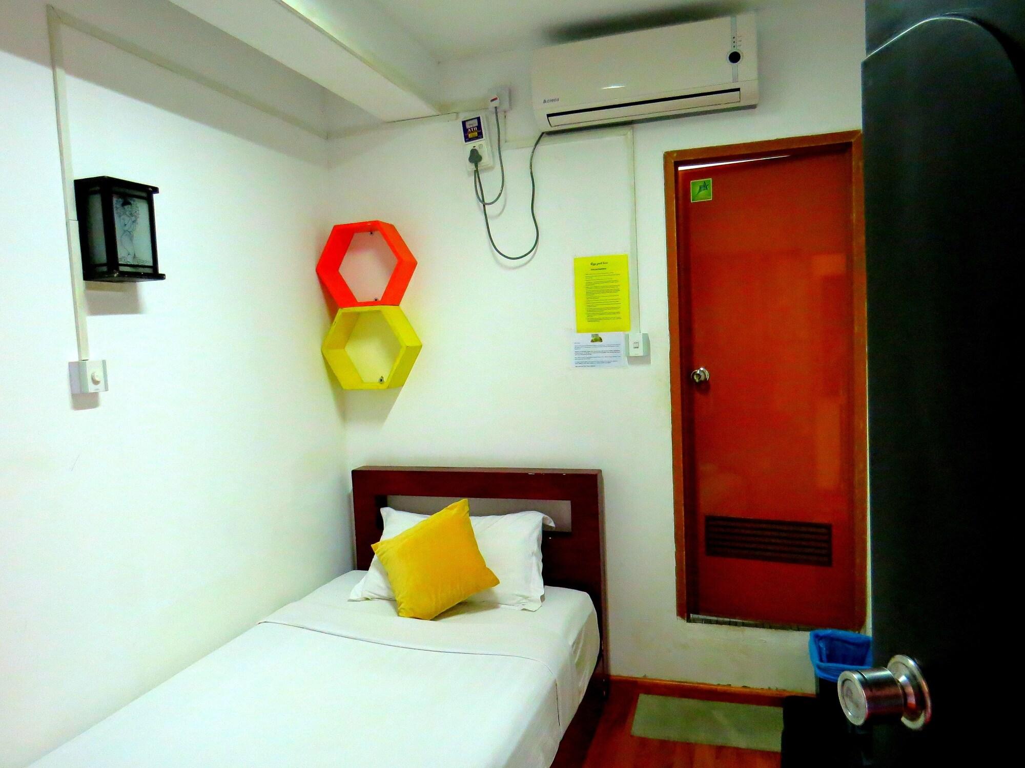 Agga Youth Hotel Yangon Exterior photo