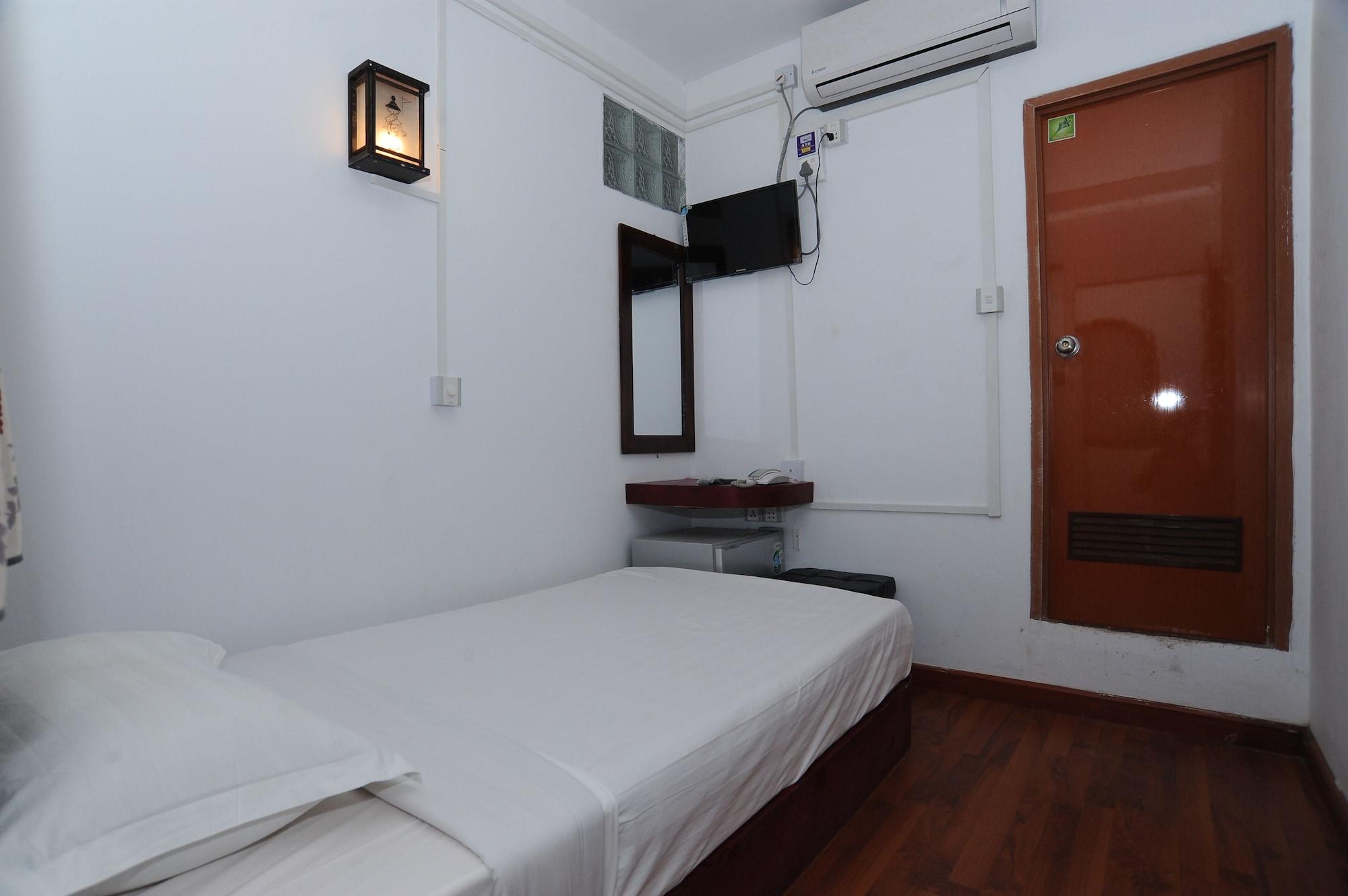 Agga Youth Hotel Yangon Exterior photo