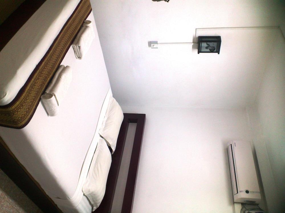 Agga Youth Hotel Yangon Exterior photo